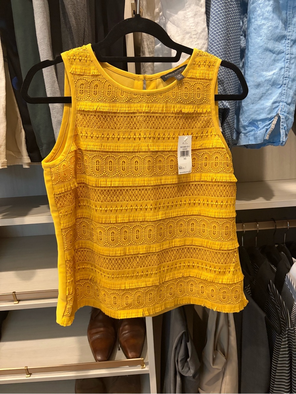 Banana Republic NWT Sleeveless Yellow Lace Tank Top